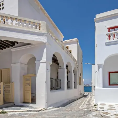 Cambanis In Mykonos Town