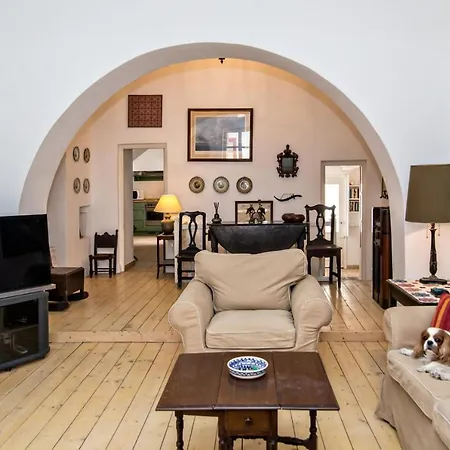 Cambanis In Mykonos Town