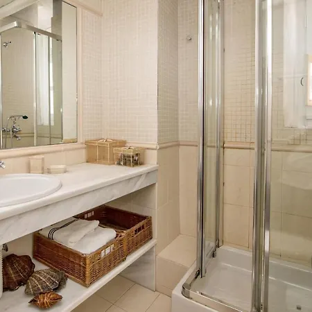 Cambanis In Mykonos Town * Mykonos Town