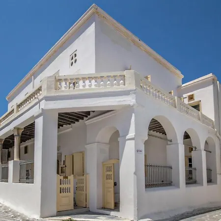Cambanis In Mykonos Town