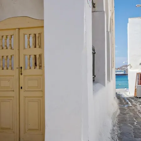 Cambanis In Mykonos Town *